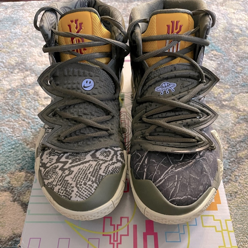 Men Basketball Shoes